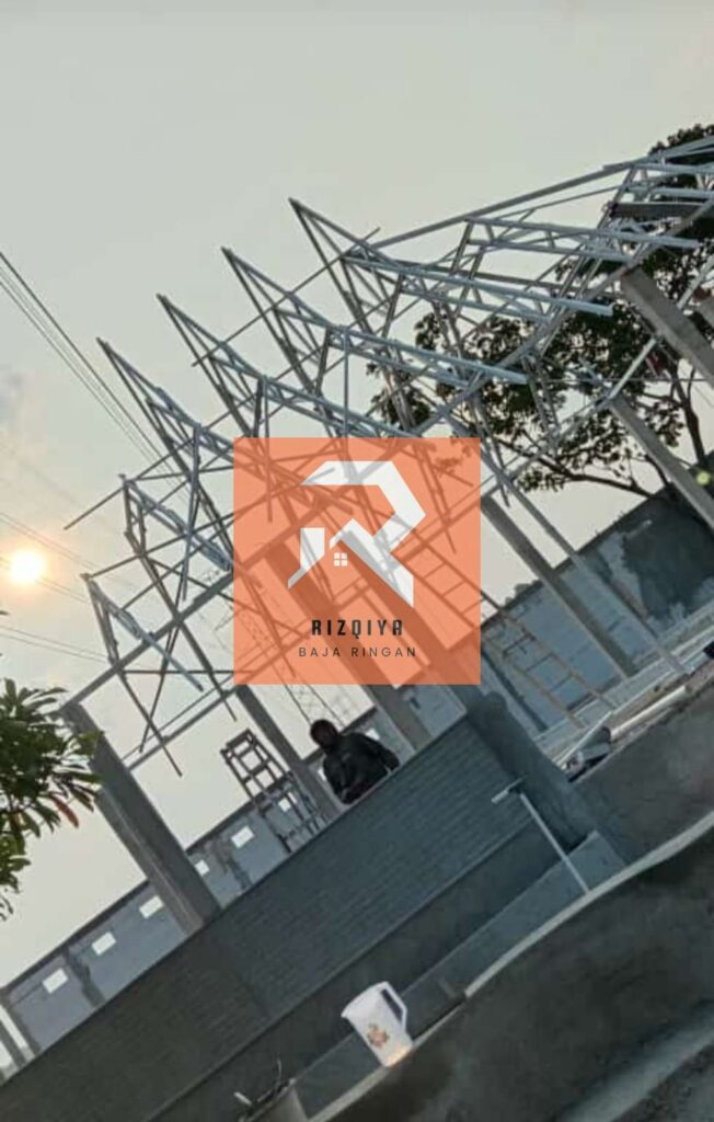 Jasa tukang Pasang atap rumah baja ringan murah - rizqiyabajaringan.com 014 Jasa tukang Pasang atap rumah baja ringan murah - rizqiyabajaringan.com 014