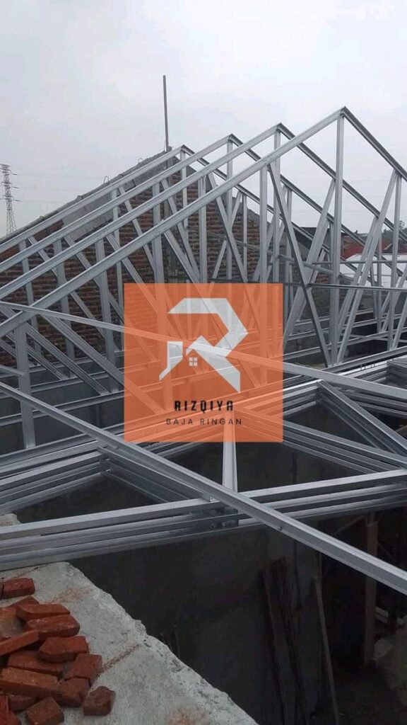 Jasa tukang Pasang atap rumah baja ringan murah - rizqiyabajaringan.com 016 Jasa tukang Pasang atap rumah baja ringan murah - rizqiyabajaringan.com 016