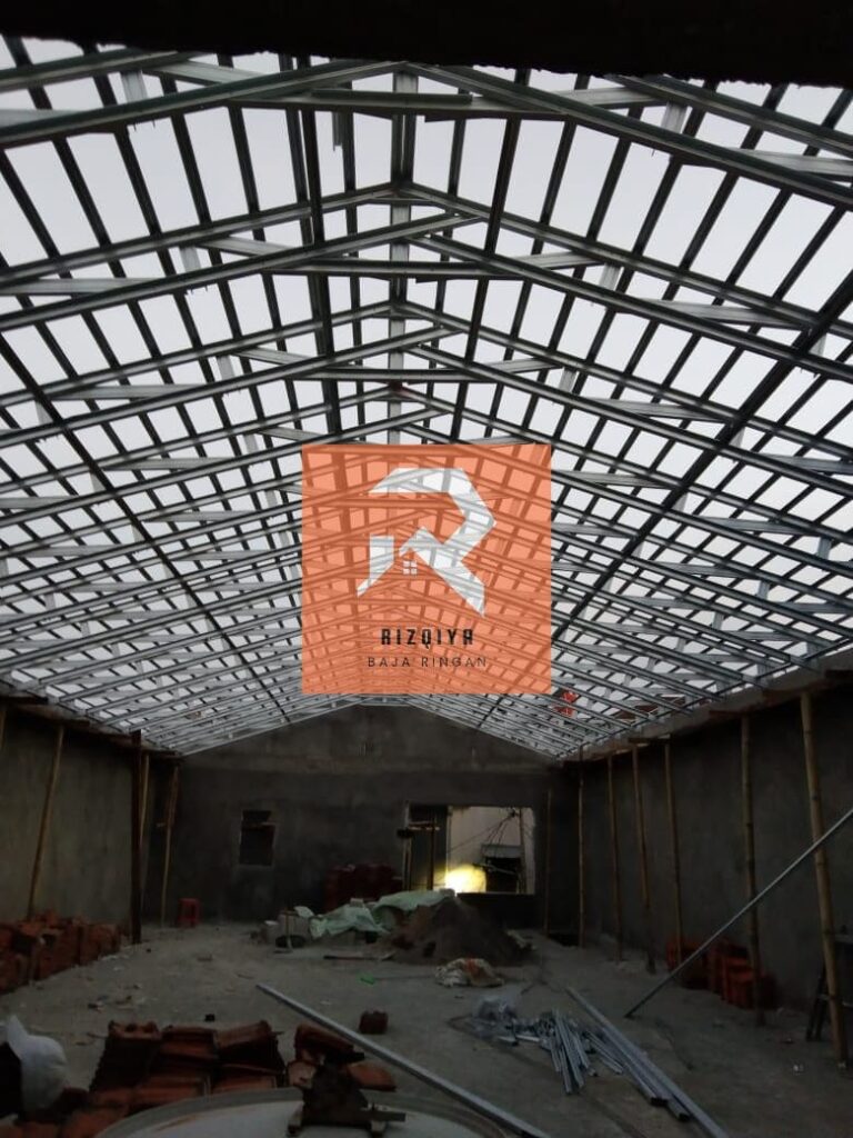Jasa tukang Pasang atap rumah baja ringan murah - rizqiyabajaringan.com 027 Jasa tukang Pasang atap rumah baja ringan murah - rizqiyabajaringan.com 027